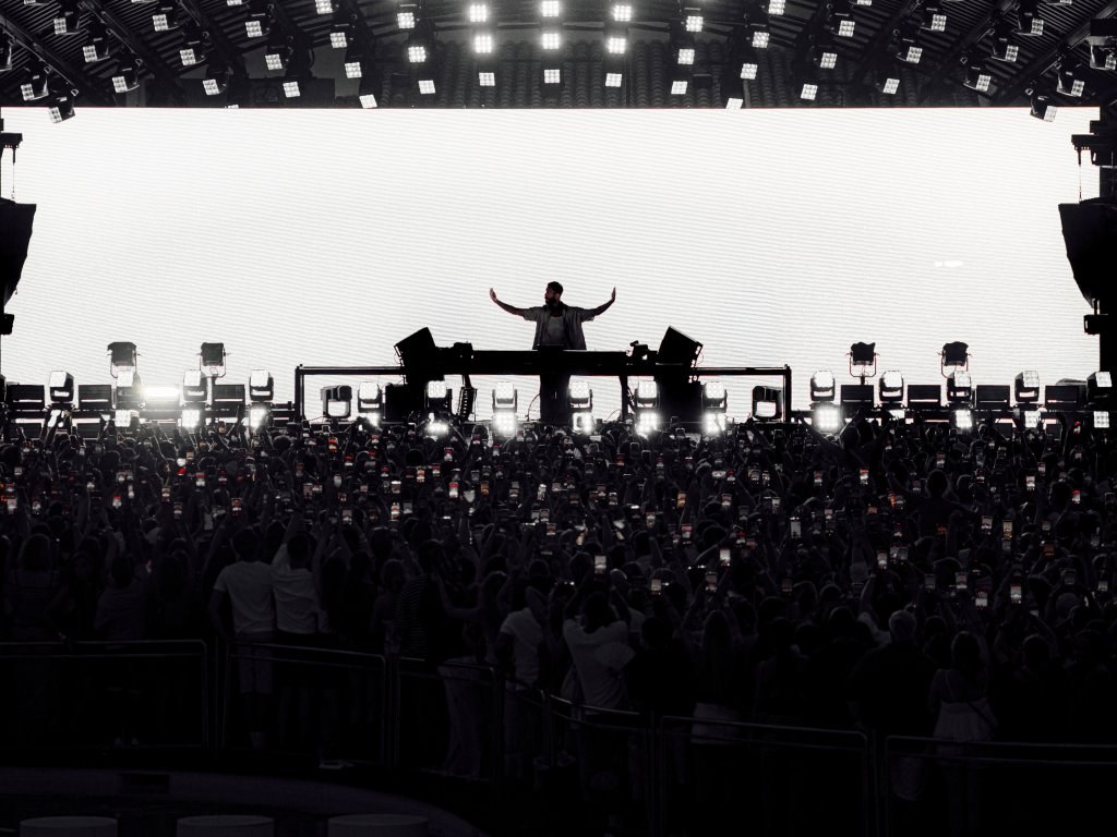SCOLLE crowd, house music floor